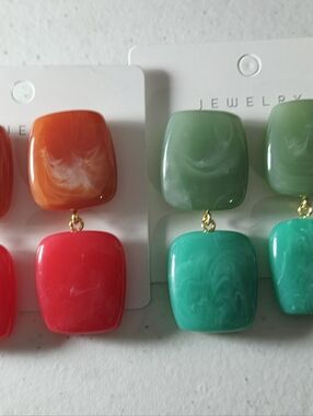 NWOT 2 Pairs Piper K Chunky Earrings.